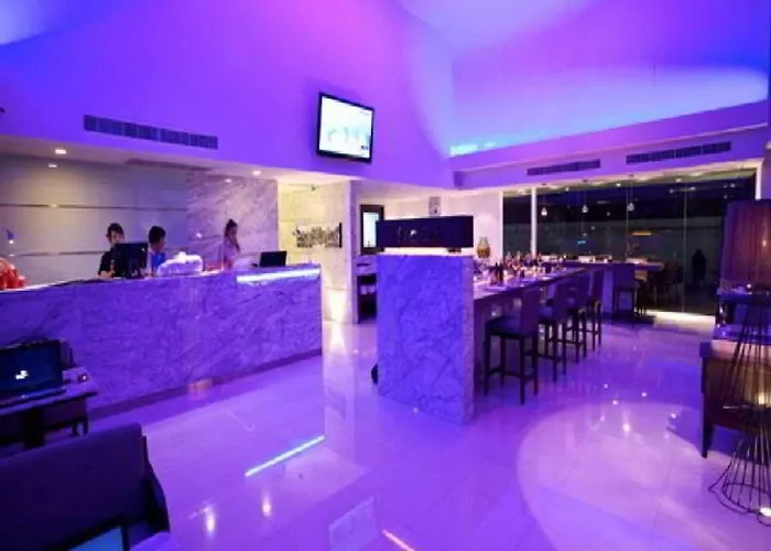 Solo, Sukhumvit 2, - Sha Extra Hotel