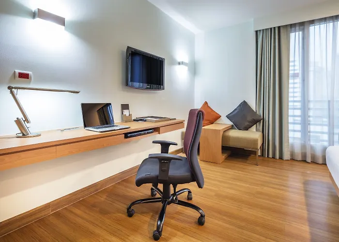 Solo, Sukhumvit 2, - Sha Extra 4*