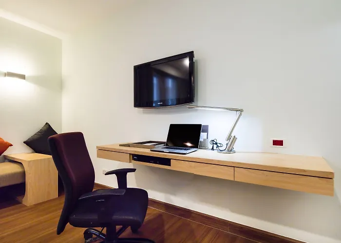 Solo, Sukhumvit 2, - Sha Extra 4*