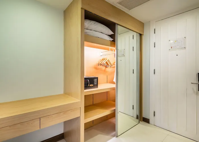 Hotel Solo, Sukhumvit 2, - Sha Extra 4*