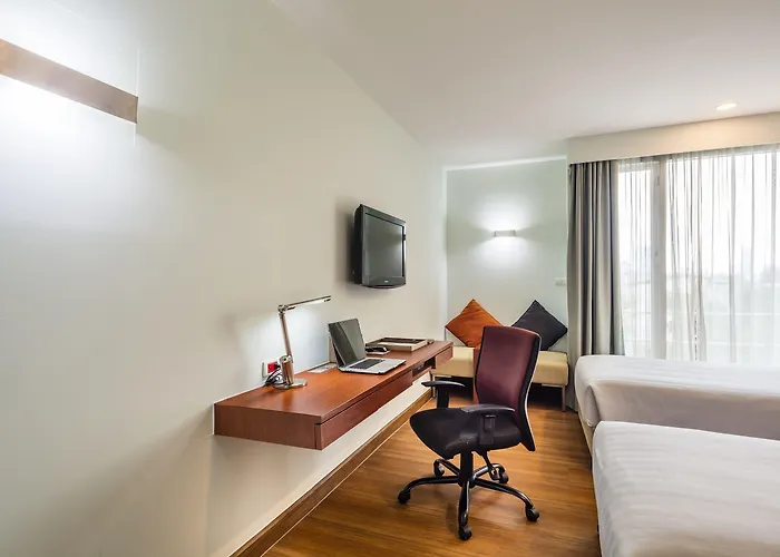 Solo, Sukhumvit 2, - Sha Extra Bangkok