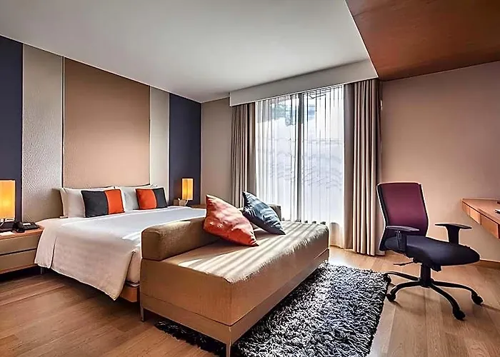 Solo, Sukhumvit 2, - Sha Extra Hotel