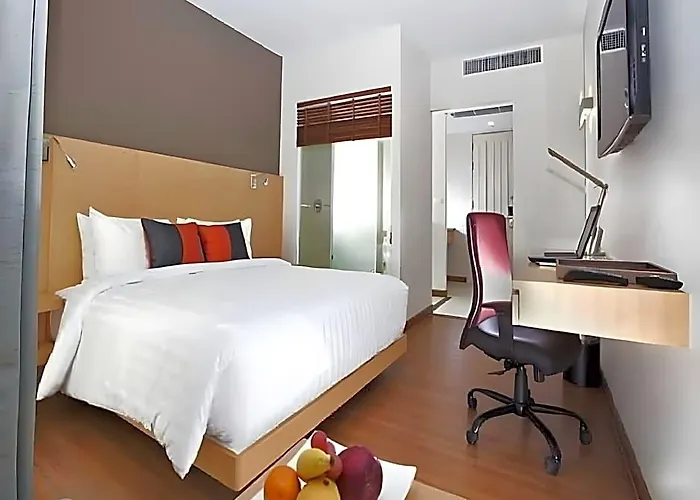 Hotel Solo, Sukhumvit 2, - Sha Extra 4*