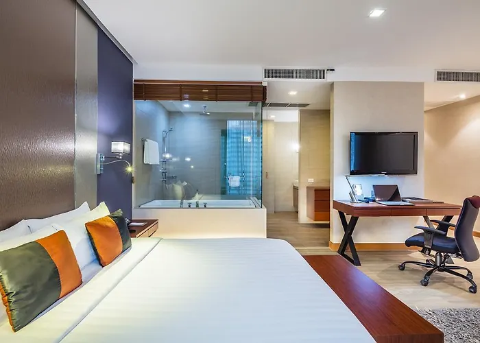 Solo, Sukhumvit 2, - Sha Extra 4*