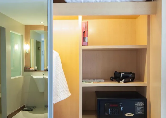 Hotel Solo, Sukhumvit 2, - Sha Extra 4*